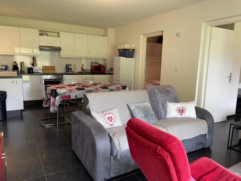 Appartement spacieux avec Wi-Fi et parking, près des télécabines - FR-1-692-30 Cabin in Châtel