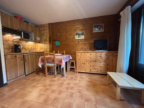 Studio près des pistes avec balcon! - FR-1-692-67 Apartment in Haute-Savoie