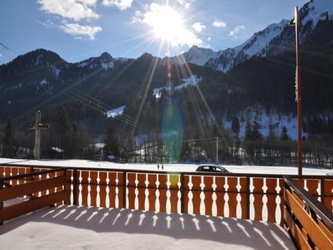 Charmant studio avec terrasse sud, animaux admis, parking - FR-1-692-72 Apartment in Châtel