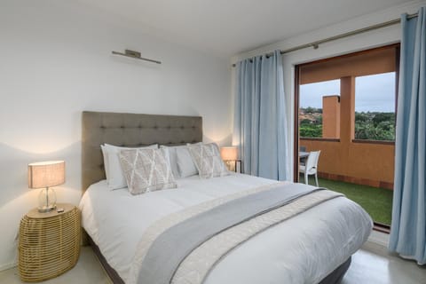 Patio, Bed, Photo of the whole room, Bedroom