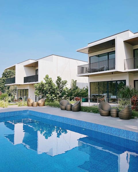 Garden, Swimming pool, Swimming pool