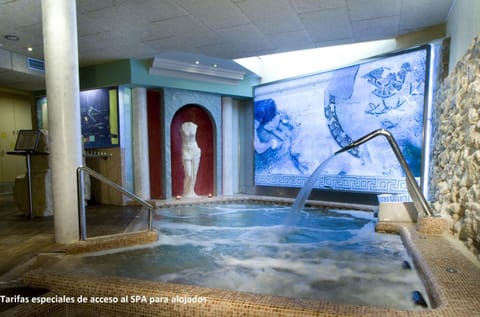 Spa and wellness centre/facilities, Swimming pool