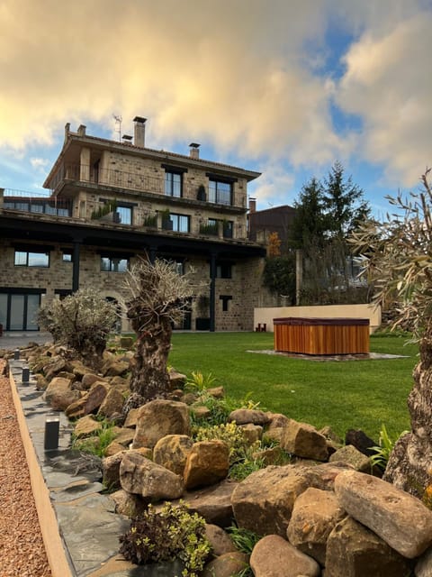 Property building, Day, Garden, Garden view