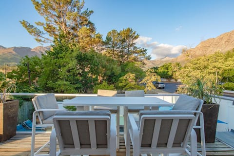 Balcony/Terrace, Mountain view