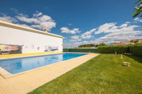 Property building, Garden, Swimming pool