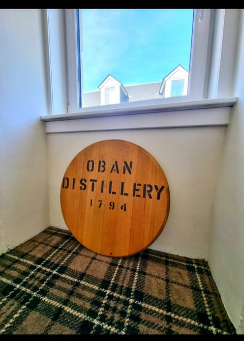 The Distillers Den Apartment in Oban