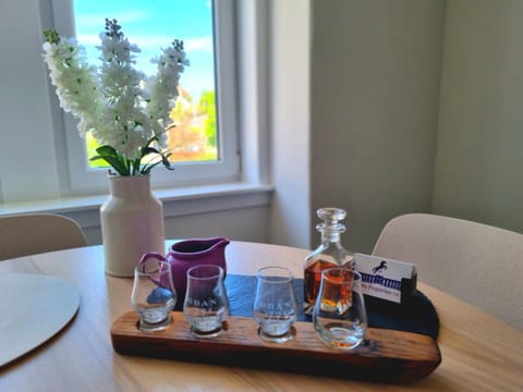 The Distillers Den Apartment in Oban