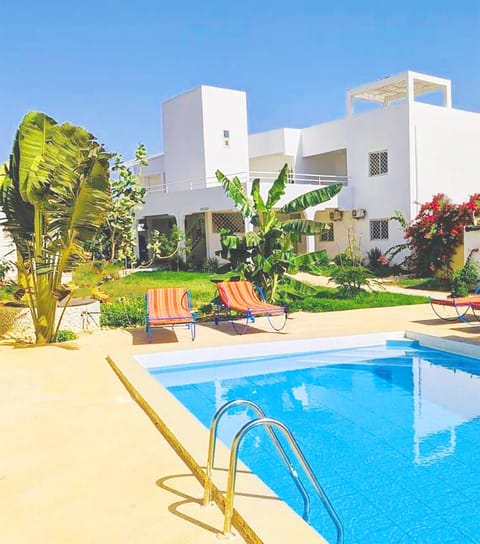 Property building, Day, Garden, Garden view, Pool view, Swimming pool