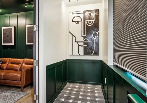 Luxury Villa with private Rooftop Villa in Warehouse District