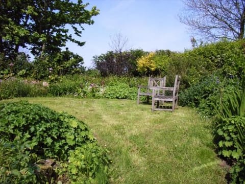 Loveston barn House in Martletwy