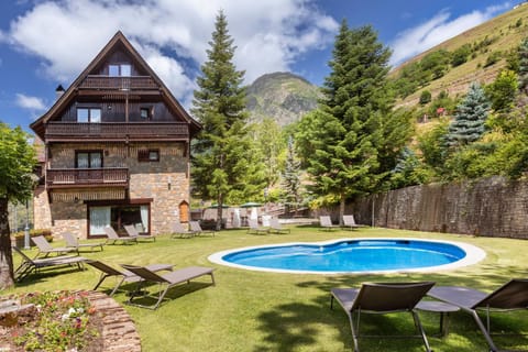 Garden, View (from property/room), Balcony/Terrace, Swimming pool