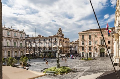 Day, Landmark view, Street view