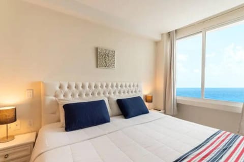 Bed, Natural landscape, Photo of the whole room, Bedroom, Sea view, air conditioner