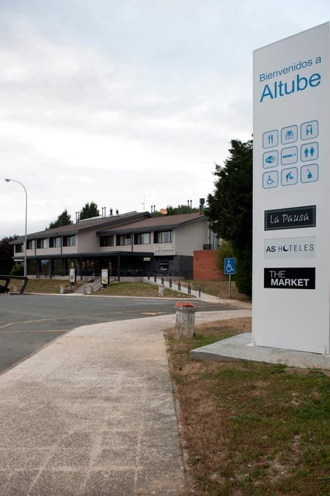 Property building, Facade/entrance