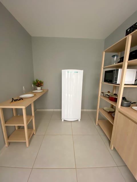 Kitchen or kitchenette, minibar