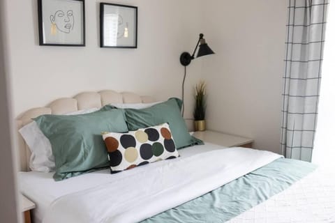 The BEST Tiny Home Loft and Private Yard House in San Luis Obispo