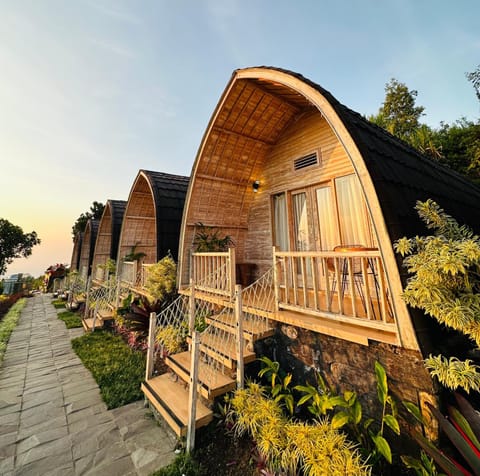 Property building, Day, Garden, Garden view