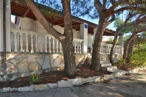 Property building, Facade/entrance, Off site