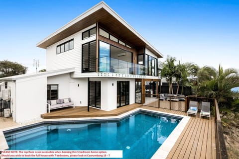 Property building, Pool view, Swimming pool