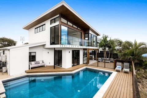Property building, Pool view, Swimming pool