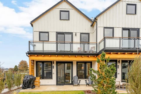 Ponderosa Court, Unit 2A House in Manson