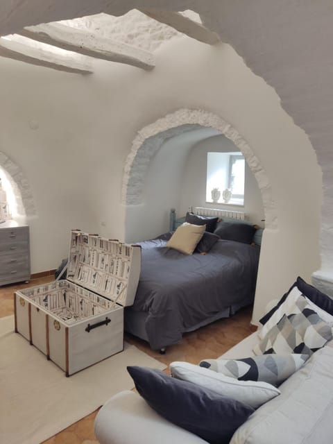 Bed, Living room, Bedroom