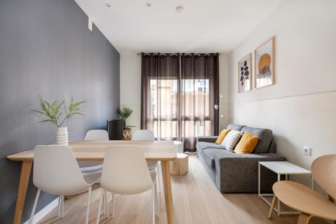 Living room, Photo of the whole room, Dining area