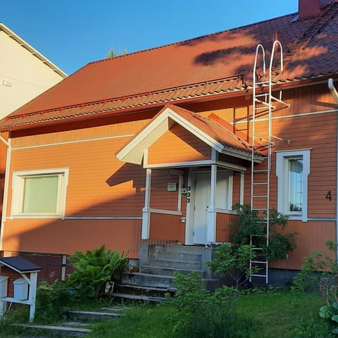 Property building, Day