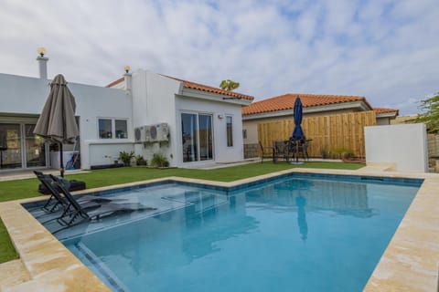 Balcony/Terrace, Swimming pool