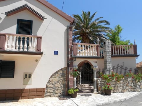 Property building, Facade/entrance, Off site