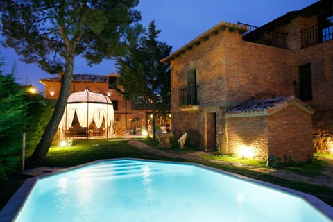 Garden, Garden, Swimming pool, Swimming pool