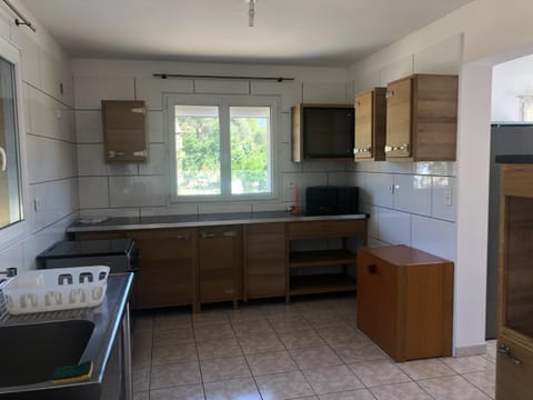 Kitchen or kitchenette, minibar, pet friendly, stove