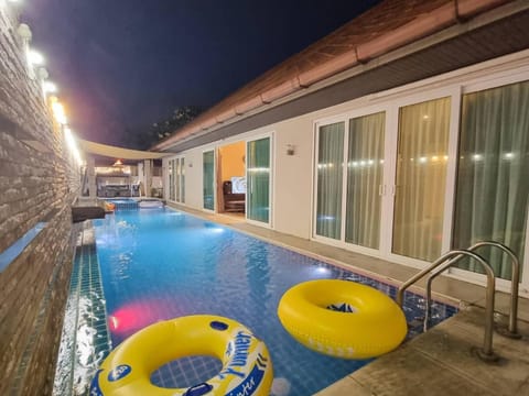 Property building, Swimming pool