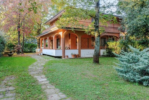 Property building, Facade/entrance, Garden view