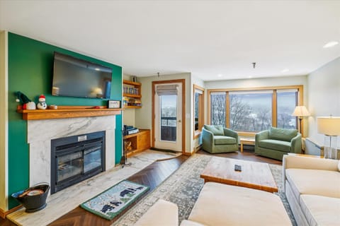 Living room, Mountain view
