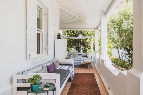 Patio, Day, Garden, Balcony/Terrace, Seating area, Garden view