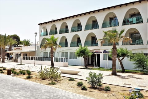 Property building, Facade/entrance, Off site