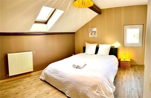 Bed, Bedroom, internet