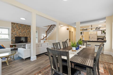 Living room, Dining area