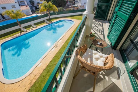 Balcony/Terrace, Pool view, Swimming pool, sunbed