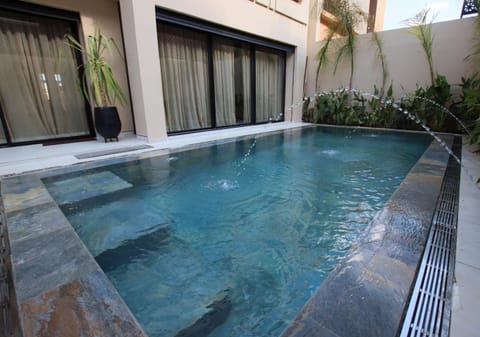 Swimming pool, Swimming pool