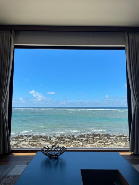 Communal lounge/ TV room, Living room, Dining area, Sea view