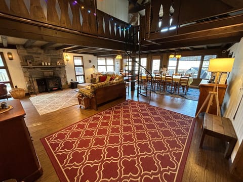 Lakefront Cabin Pvt Beach and Dock - Sunset Marina Cabin in Coolbaugh Township