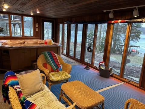 Lakefront Cabin Pvt Beach and Dock - Sunset Marina Cabin in Coolbaugh Township