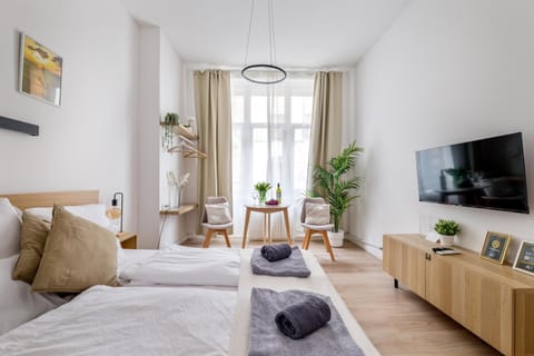 Bed, Living room, Photo of the whole room, Bedroom