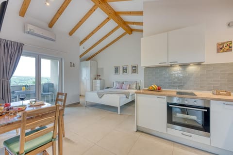 Bed, Balcony/Terrace, Dining area, kitchen