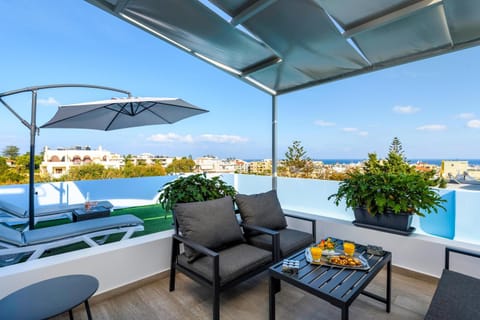 Patio, Natural landscape, View (from property/room), Balcony/Terrace, Seating area, sunbed