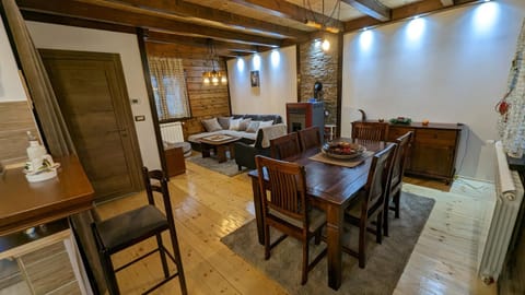 TV and multimedia, Living room, Seating area, Dining area, locker