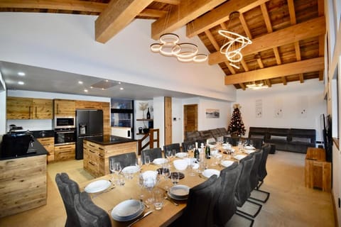 Communal lounge/ TV room, Living room, Meals, stove, kitchen