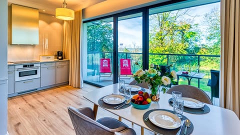 Rezydencja Niechorze 209 z 2 sypialniami, 2 łazienkami, z Basenem, Sauną, Jacuzzi, przy samej PLAŻY - 5D Apartments Apartment in West Pomeranian Voivodeship, Poland